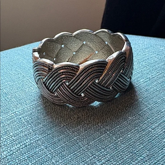 Vintage-Style Silver Braided Chunky Cuff Bracelet - Picture 4 of 6